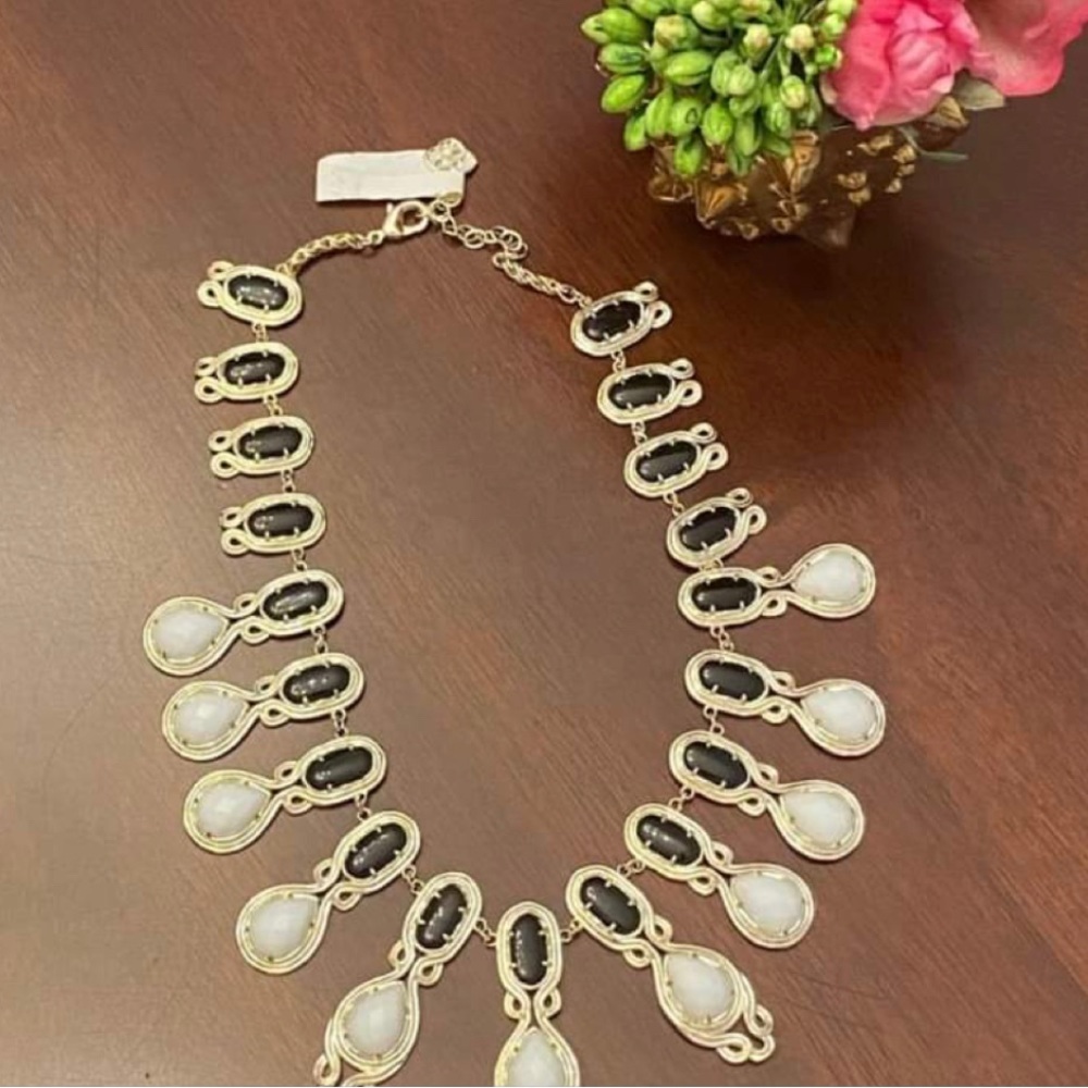 Kendra Scott Vintage Whitney Necklace-Hard to Find!